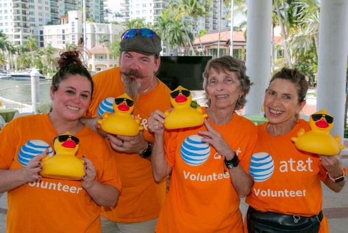 Volunteer with us